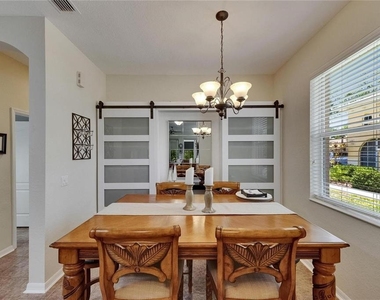 2068 Sifield Greens Way - Photo Thumbnail 18
