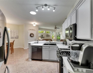2068 Sifield Greens Way - Photo Thumbnail 16