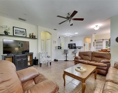 2068 Sifield Greens Way - Photo Thumbnail 8