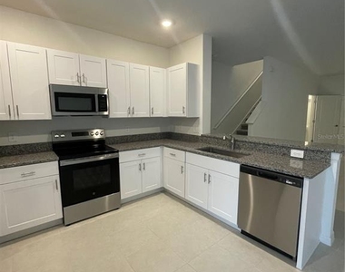 10114 Honey Hammock Way - Photo Thumbnail 5