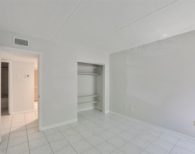 3325 Bayshore Boulevard - Photo Thumbnail 14