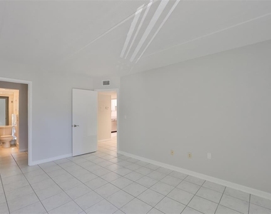 3325 Bayshore Boulevard - Photo Thumbnail 10