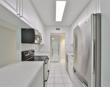 3325 Bayshore Boulevard - Photo Thumbnail 5