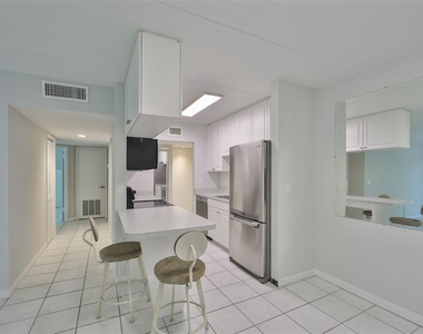 3325 Bayshore Boulevard - Photo Thumbnail 4