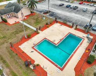 21027 Voyager Boulevard - Photo Thumbnail 1
