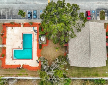 21027 Voyager Boulevard - Photo Thumbnail 22