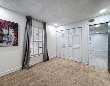 21027 Voyager Boulevard - Photo Thumbnail 16