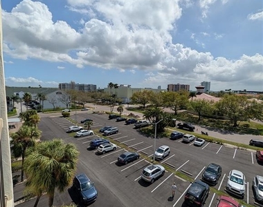 255 Dolphin Point - Photo Thumbnail 31