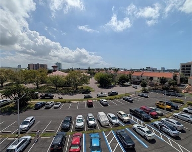 255 Dolphin Point - Photo Thumbnail 32