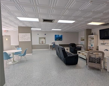 255 Dolphin Point - Photo Thumbnail 45