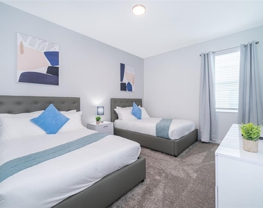 8861 Cabot Cliffs Drive - Photo Thumbnail 6
