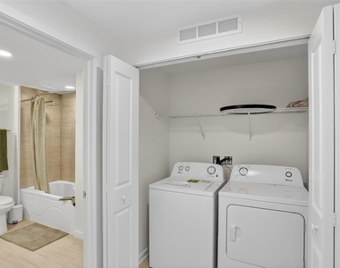 5579 Millenia Park Boulevard - Photo Thumbnail 10