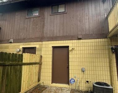 4313 Sw 68 Terrace - Photo Thumbnail 13