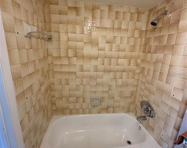 4313 Sw 68 Terrace - Photo Thumbnail 3