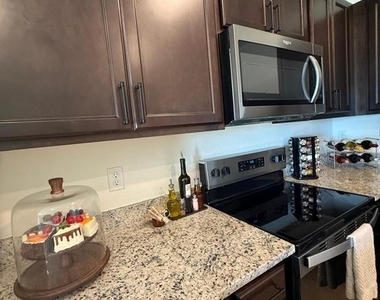 1419 Plank Place - Photo Thumbnail 9