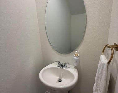 1419 Plank Place - Photo Thumbnail 12