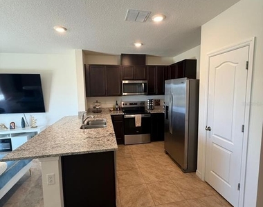 1419 Plank Place - Photo Thumbnail 7