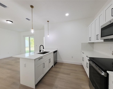 1751 Nandina Court Nw - Photo Thumbnail 6
