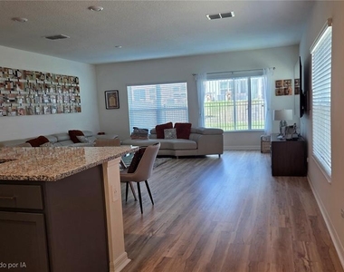 728 Stoney Point Circle - Photo Thumbnail 1