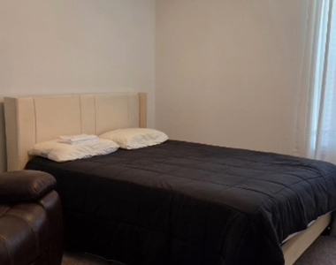 728 Stoney Point Circle - Photo Thumbnail 10