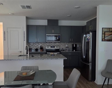 728 Stoney Point Circle - Photo Thumbnail 3