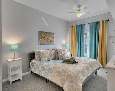 4561 Yellowgold Road E - Photo Thumbnail 3