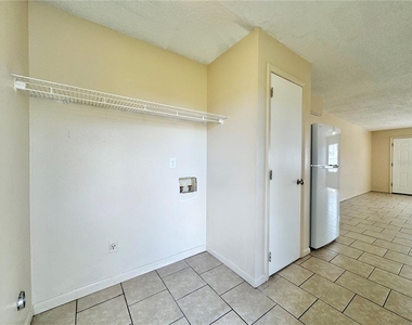 2540 Elm Avenue - Photo Thumbnail 7