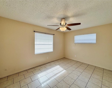 2540 Elm Avenue - Photo Thumbnail 10