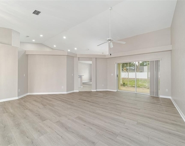 10061 Sw 74th Terrace - Photo Thumbnail 2