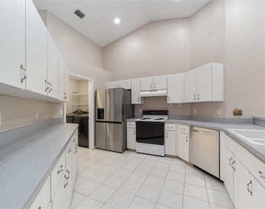 10061 Sw 74th Terrace - Photo Thumbnail 5