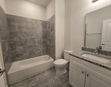 2025 Dunbar St - Photo Thumbnail 7