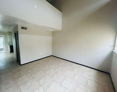 3914 Crayrich Circle - Photo Thumbnail 6
