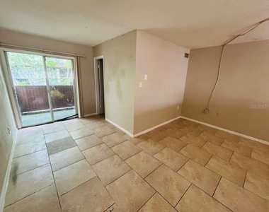 3914 Crayrich Circle - Photo Thumbnail 3
