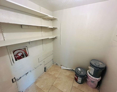 3914 Crayrich Circle - Photo Thumbnail 7