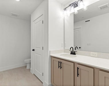 15363 Hamlin Park Drive - Photo Thumbnail 21