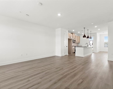15363 Hamlin Park Drive - Photo Thumbnail 9