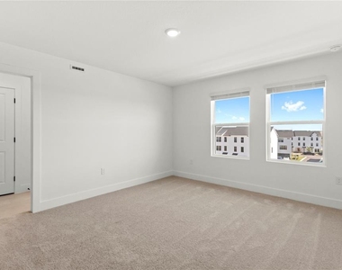 15363 Hamlin Park Drive - Photo Thumbnail 16