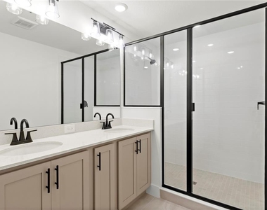 15363 Hamlin Park Drive - Photo Thumbnail 19