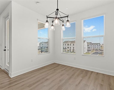 15363 Hamlin Park Drive - Photo Thumbnail 29
