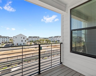 15363 Hamlin Park Drive - Photo Thumbnail 27