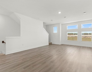 15363 Hamlin Park Drive - Photo Thumbnail 7