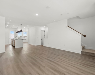 15363 Hamlin Park Drive - Photo Thumbnail 8