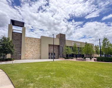 15363 Hamlin Park Drive - Photo Thumbnail 37