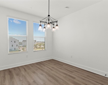 15363 Hamlin Park Drive - Photo Thumbnail 14