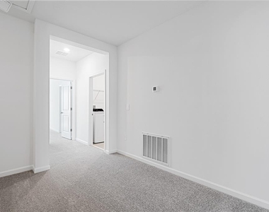 3107 Kurtz Terrace - Photo Thumbnail 10
