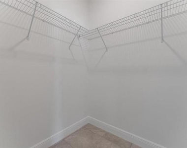 550 Marion Oaks Boulevard - Photo Thumbnail 18
