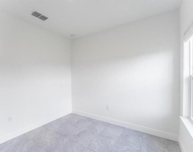 550 Marion Oaks Boulevard - Photo Thumbnail 8