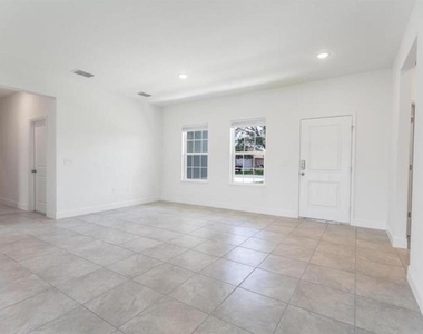 550 Marion Oaks Boulevard - Photo Thumbnail 4