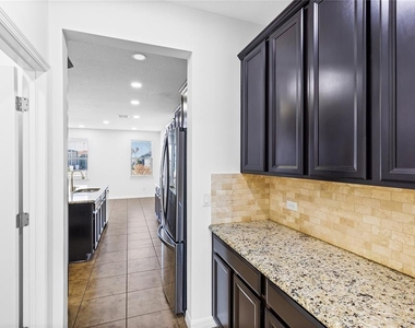 14978 Fells Lane - Photo Thumbnail 8