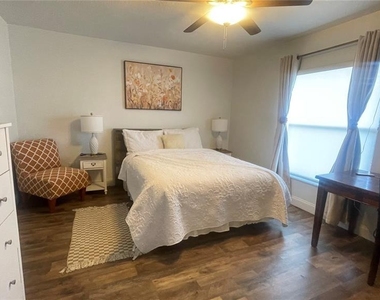 1718 Silver Creek Court - Photo Thumbnail 11